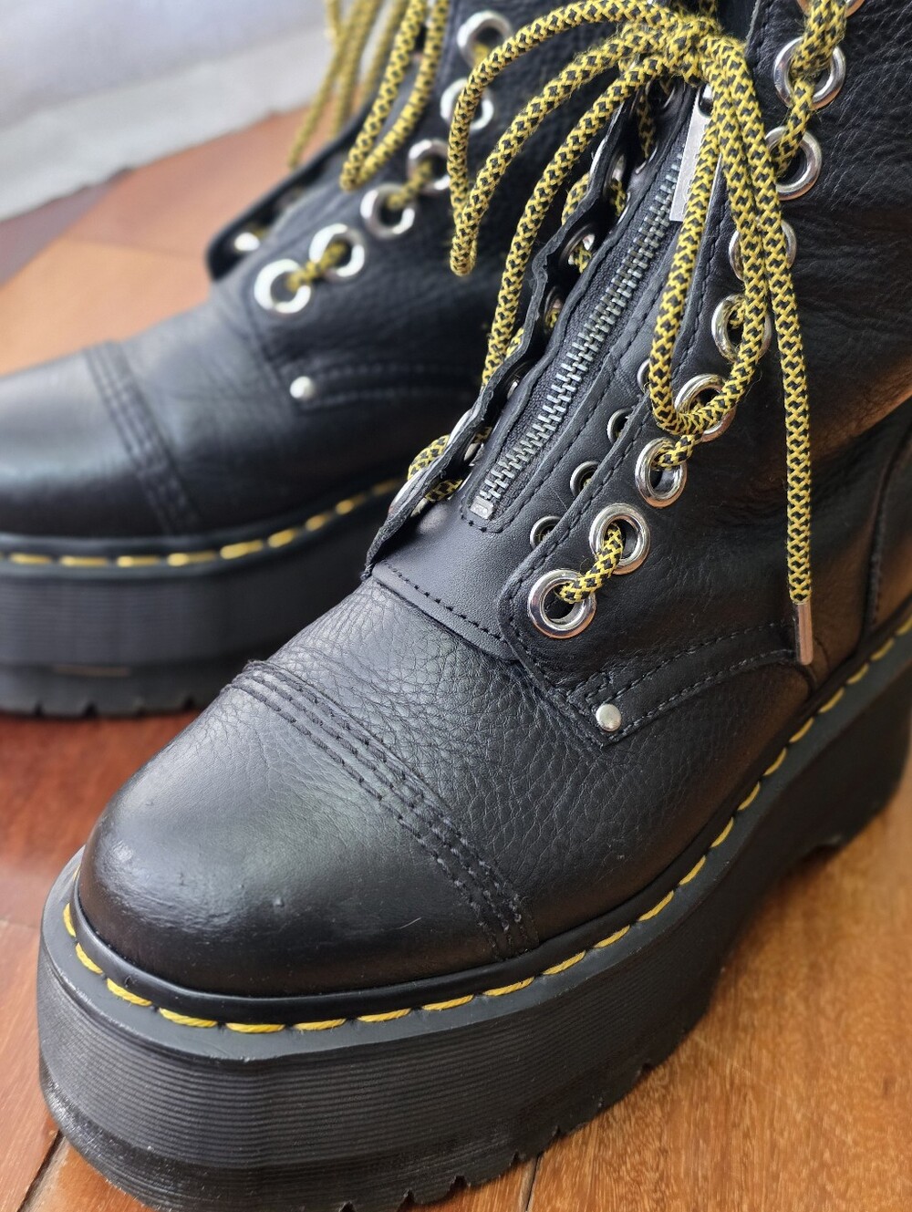 Dr. Martens Sinclair Hi Max Pisa Leather Platform Zip Boots Black Women's 7 - Picture 14 of 15